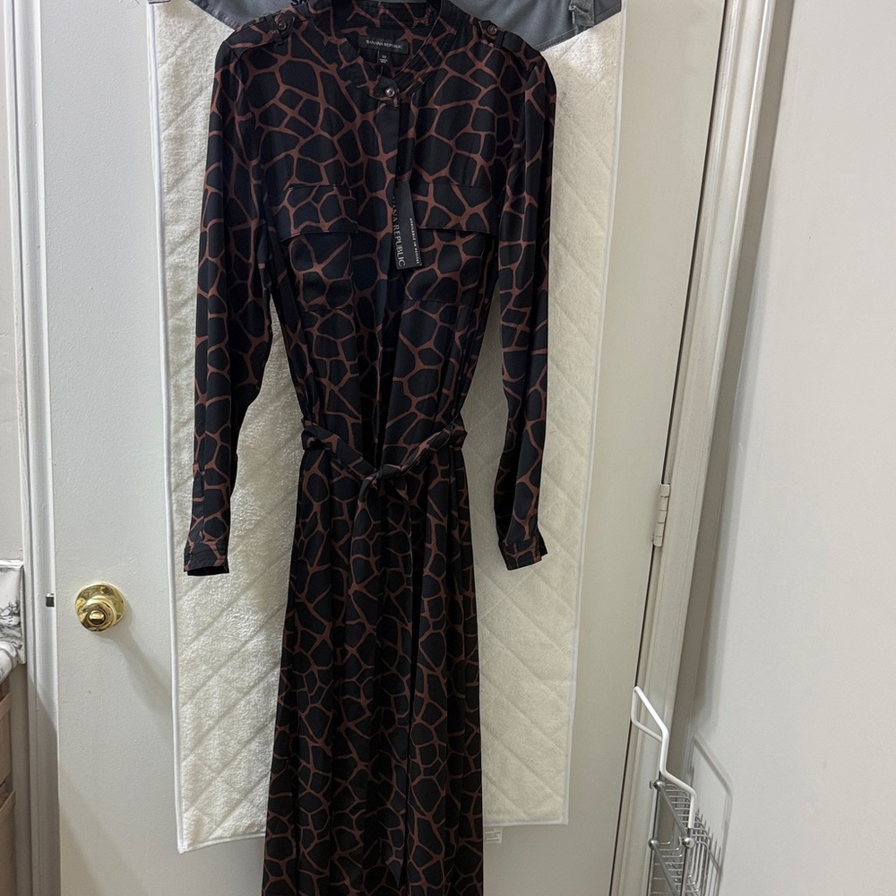 Banana Republic Black and Brown Long Sleeve Dress